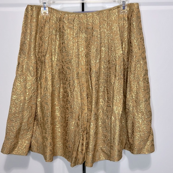 Vera Wang Gold Floral Pleated Skirt Sz 4 Metallic Silk Blend Lavender Label - Picture 3 of 10